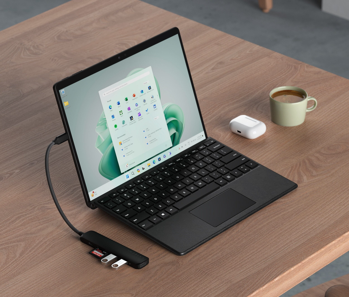 Satechi Slim 6 Multiport Adapter - Svart