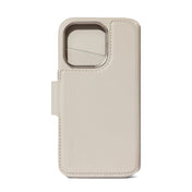 Decoded Lommebokdeksel i skinn med MagSafe til iPhone 15 Pro - Clay