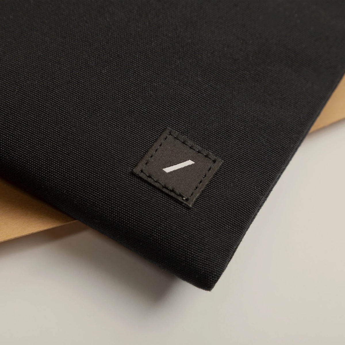 Native Union Mappe til MacBook 14" W.F.A - Svart